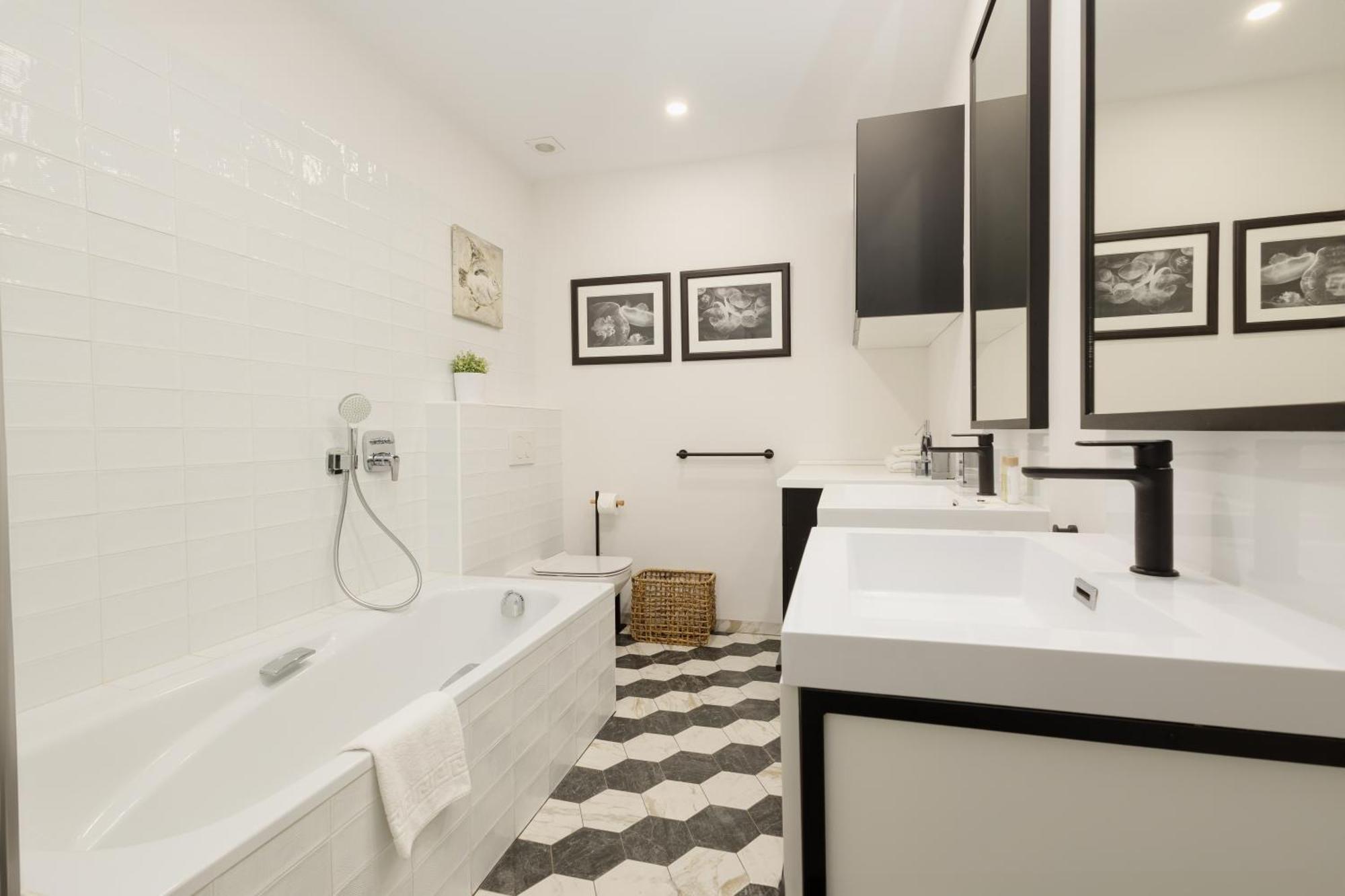 Cozy With Terrace And Access To The Beach, In Elviria, East Apartamento Marbella